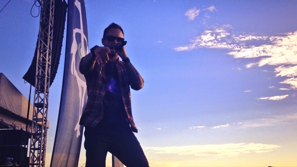 kimberIyrose's tweet photo. Why yes @dallassmith, I believe I was at my tippin' point. @ChiveFest #ChiveFestDallas http://t.co/mV5L3N7jnK