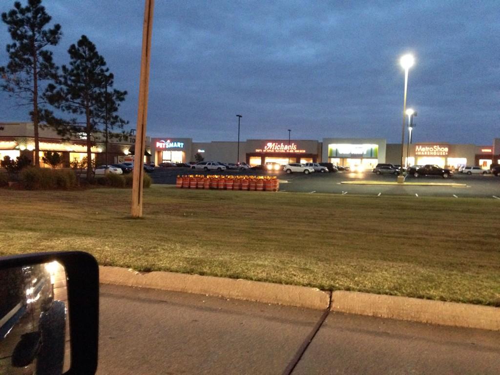 graysonstarbuck's tweet photo. @rodneyfouts #guardrails are important. It's also important to put up additional barriers #40metaphoricaltrafficcones http://t.co/vXcbbFhAwn
