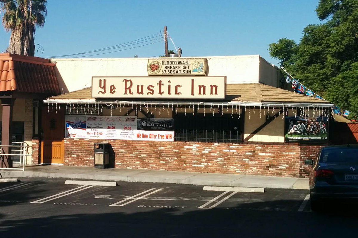 AcrossLA's tweet photo. Can you really call Ye Rustic Inn a dive bar if you enjoy it so much? #mydayinLA #losfeliz @FVHollywood #YeRusticInn http://t.co/vlrfZ9SG49
