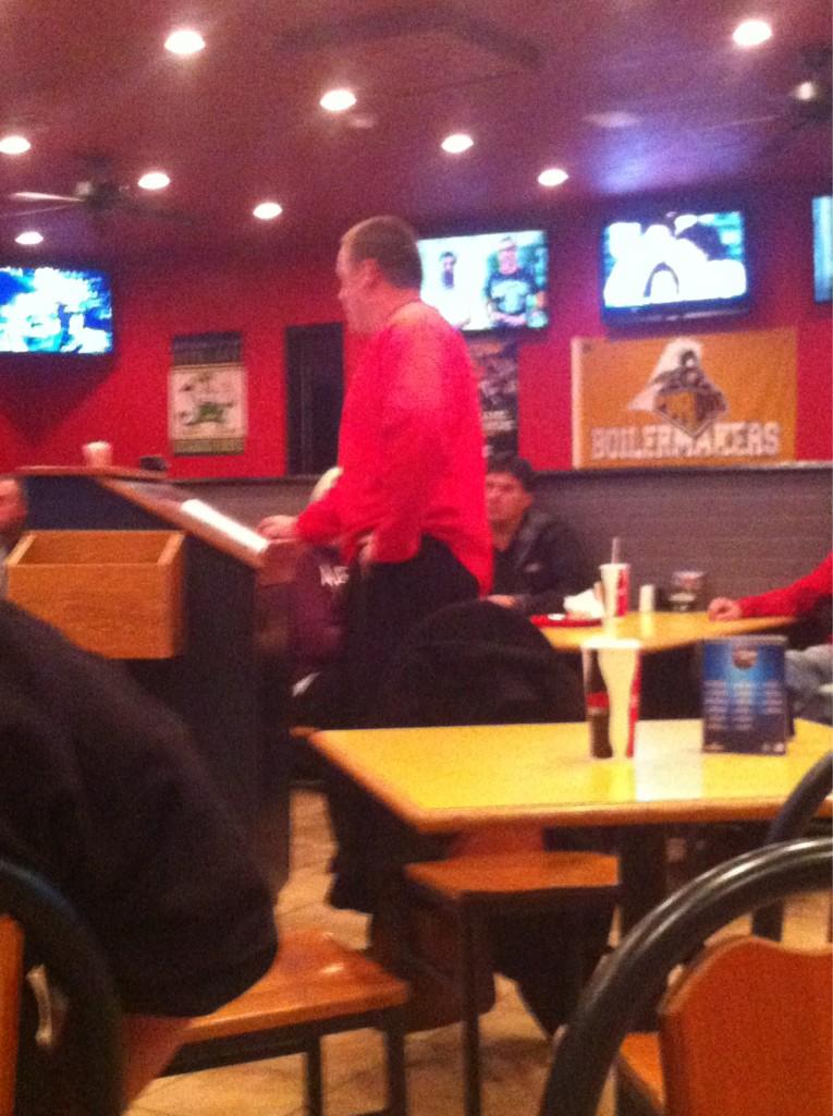 MrJweber's tweet photo. @tlfootball speaking to the youth! #TLFB http://t.co/SJZuDmq0ef