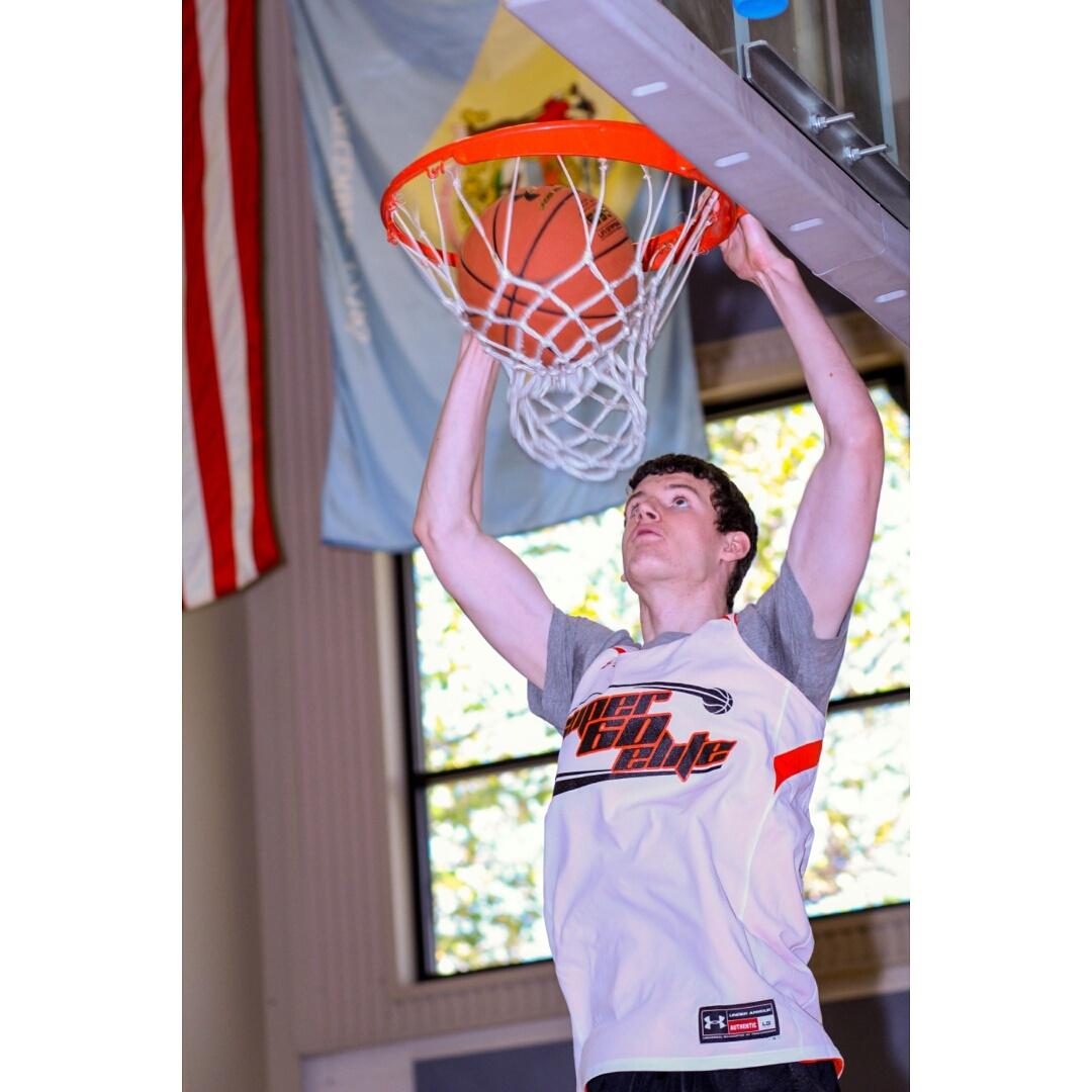 @Jacob10walsh with the dunk @ the Super 60 Elite showcase #Super60 #Top20Allstar