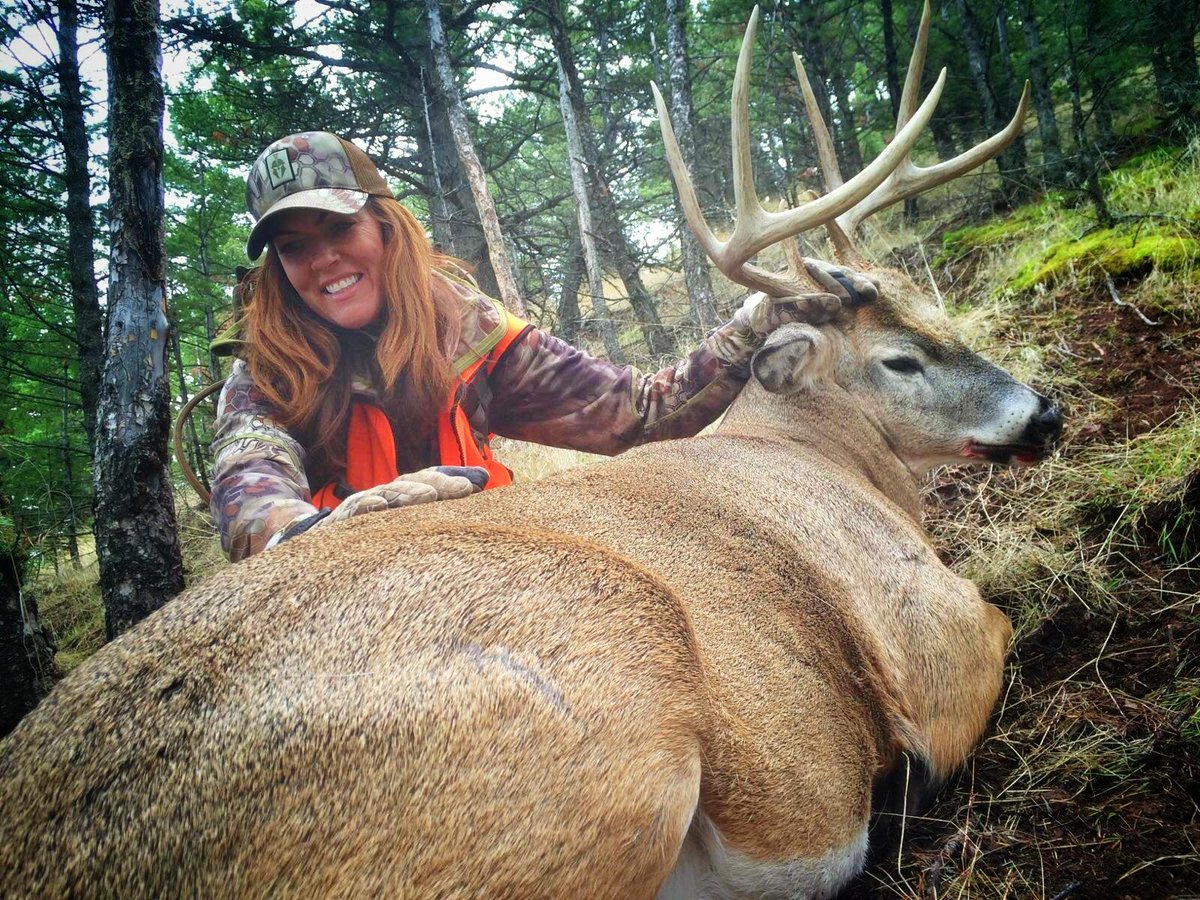 skullboundtv's tweet image. I think my Montana whitey I got today is part black angus! #Beast #LotsOfMeat #BuckzillaBody #250+lbs!