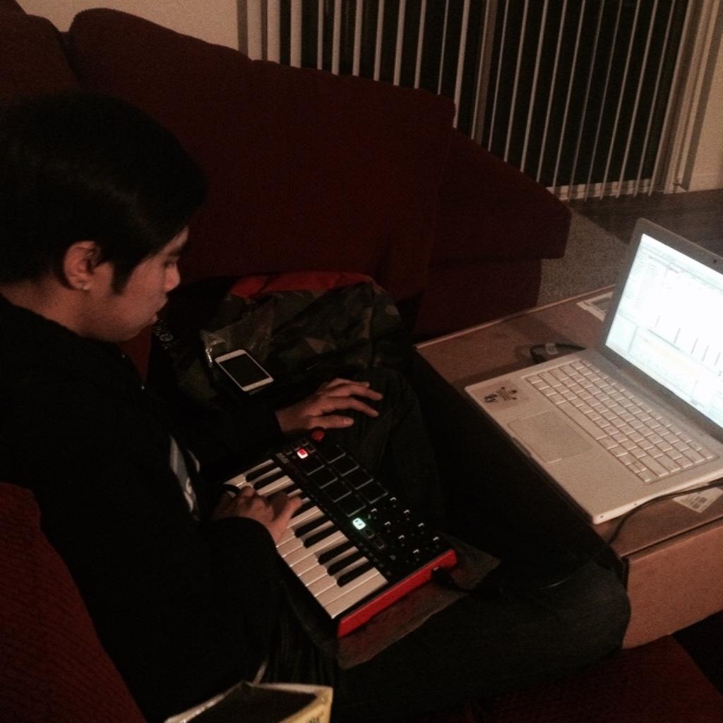 Lynjaaa's tweet image. I love seeing him happy and doing what he loves.  It's so precious. 😭❤️ #imyourbiggestfan