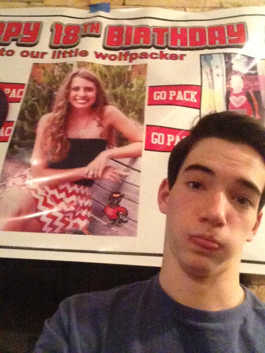 TySeymour84's tweet photo. Happy Birthday to one of my besties @savgoodson 😊🎁🎉🎊 #juicin #throwbackoneyear http://t.co/ziuNatOq07