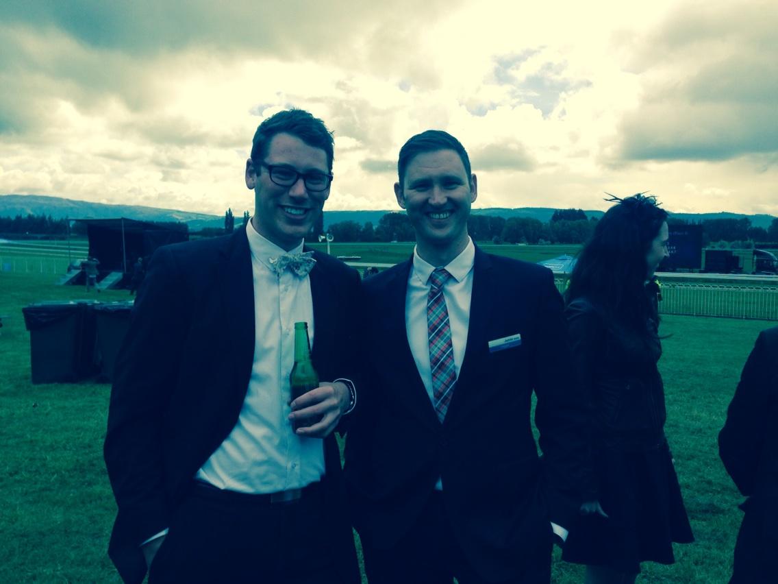 SarahSimmers's tweet photo. Thanks for the hospitality Polson Higgs: big supporters of #gigatowndun @CamA41 @JamieReidie http://t.co/6N2l5erA0p