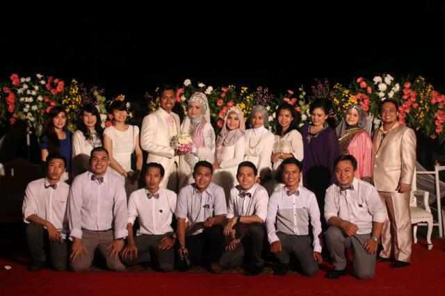muhammadazie's tweet photo. @edofahmi &amp; @ardisa_adis wedding http://t.co/hRH95pOOFI