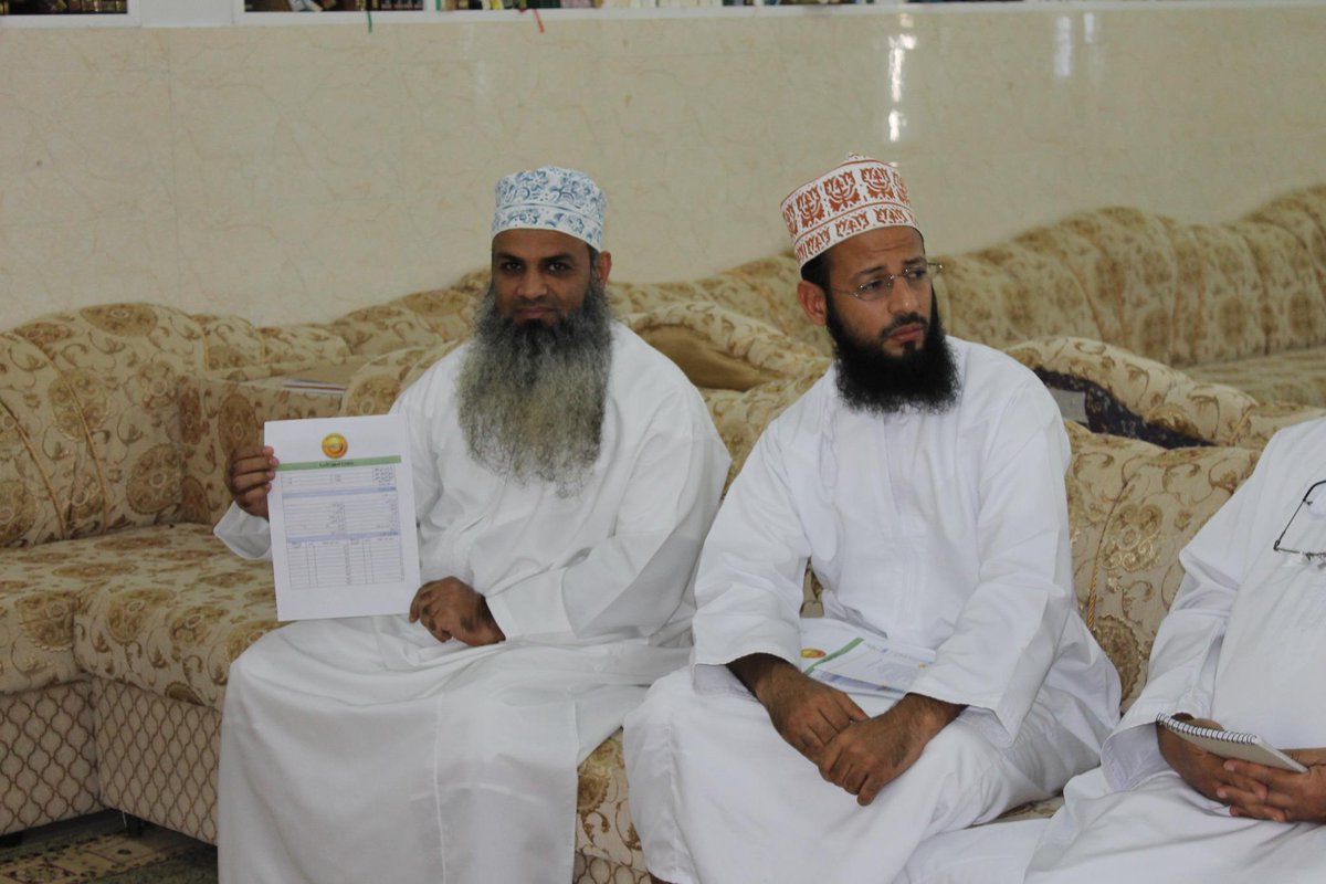 helpf04's tweet image. عقدت يوم السبت 1-11-2014م  بتوفيق من الله ورشة العمل اﻷولى بمجلس مسجد التقوى لمشروع إعانة أسرة بولاية السيب.