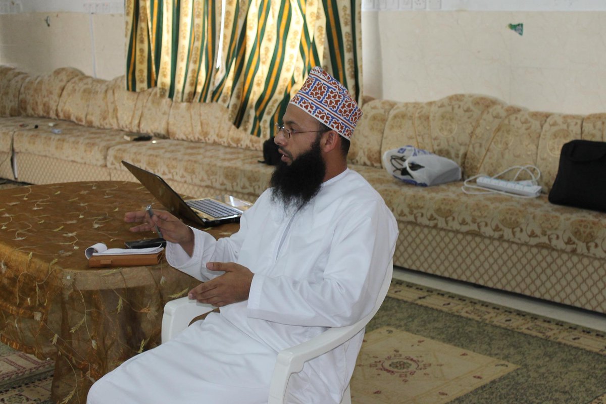 helpf04's tweet image. عقدت يوم السبت 1-11-2014م  بتوفيق من الله ورشة العمل اﻷولى بمجلس مسجد التقوى لمشروع إعانة أسرة بولاية السيب.