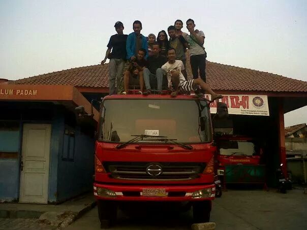 FRasahab's tweet photo. PANTANG PULANG SEBELUM PADAM http://t.co/0E17RlRVYW