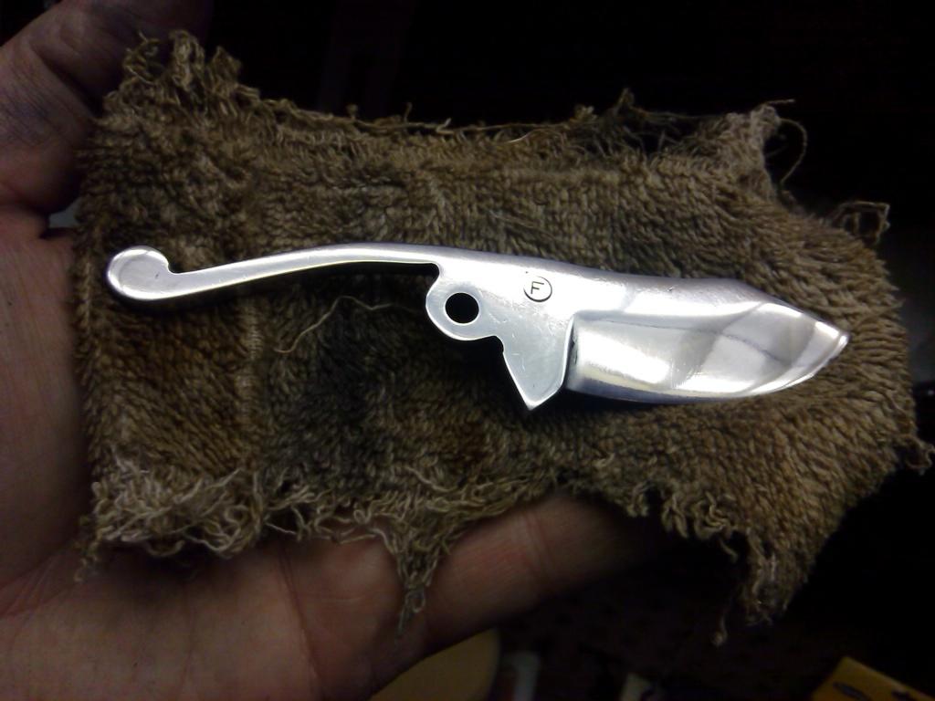 df3photo's tweet photo. Making my knife shine... 
 #sugarcreekforge #buildalong http://t.co/rsa0VVBvjy