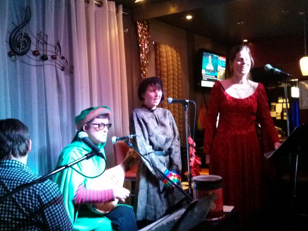 tersergi's tweet photo. Pneuma Ensemble partying like it's 1499 promoting #fulgens2014 @Sing_Sensation @statlers2011 @poculiludiques http://t.co/dqLu3roG7q