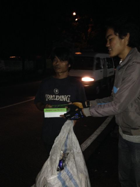 4b.agen MS bandung <a href="/ivangitapribadi/">Ivan Gita Pribadi</a> menyalurkan makanan tersebut malam hari kpd target. <a href="/MakelarSedekah/">@MakelarSedekah</a>