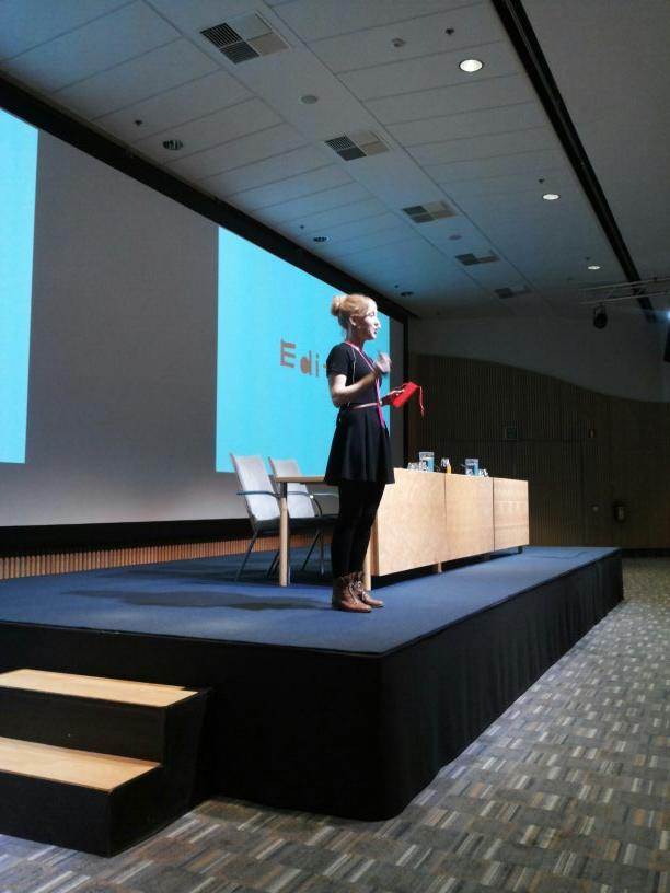 itp2014's tweet photo. "Ohjelmointi on 2000-luvun runoutta", sanoo Linda Liukas #itpaivat http://t.co/tqaPREIXUL