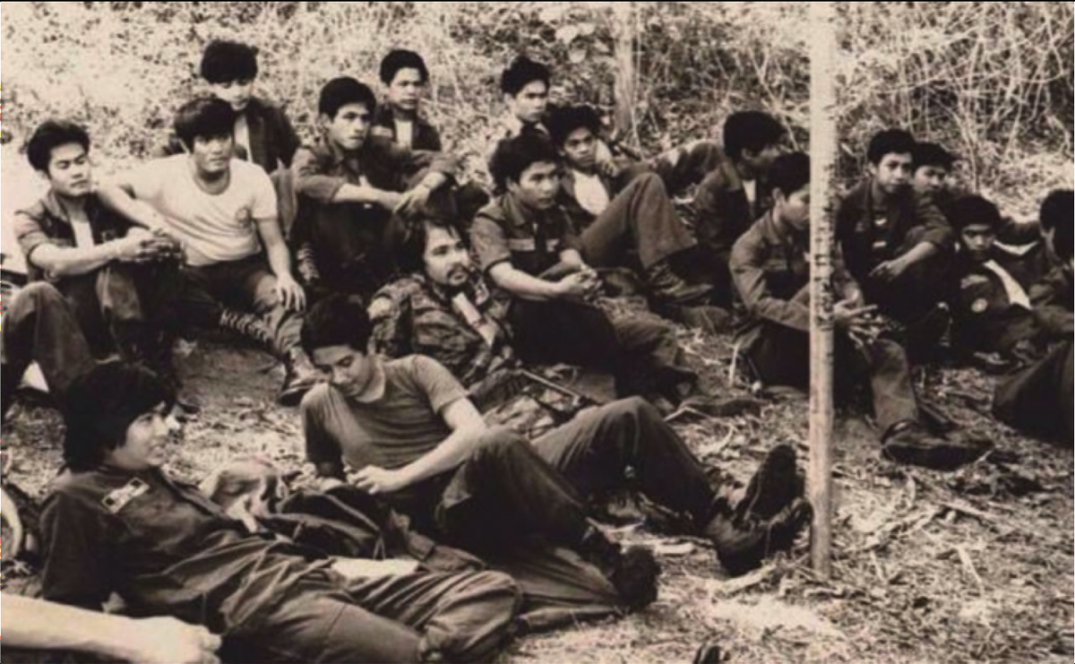 bbmp2016's tweet photo. Lt.BBM joined a military training in Sierra Madre mountains in Tanay, Rizal in 1979.
#BBM2016 #RunBBM #WeLoveBBM http://t.co/2MeQFpS0yb