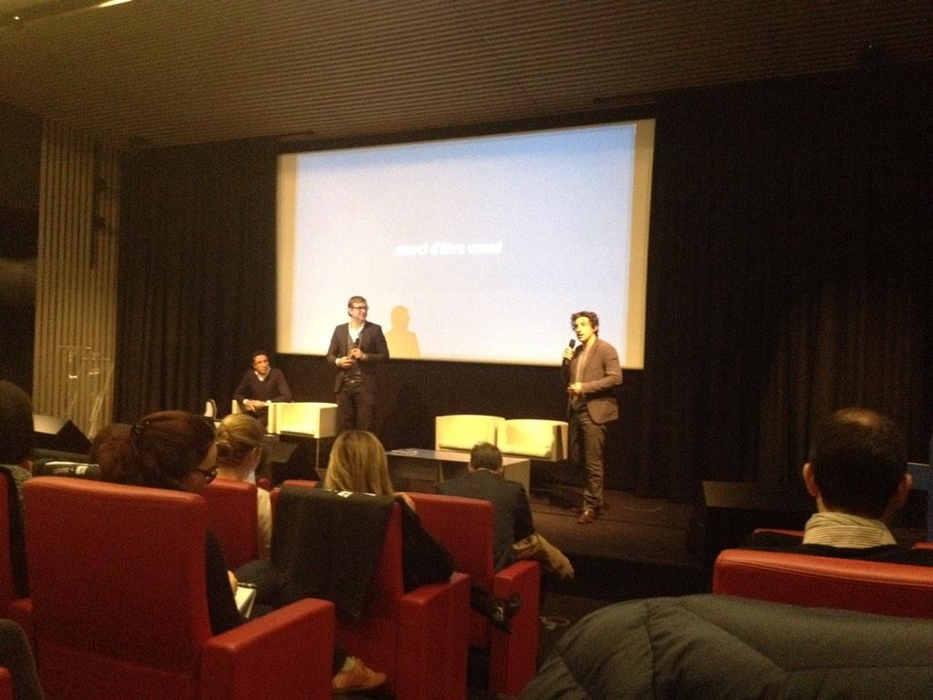 HavasPlay_FR's tweet photo. Début de la conférence @facebook avec @f2s au micro #StudioEdge http://t.co/KbnWpgH8ED