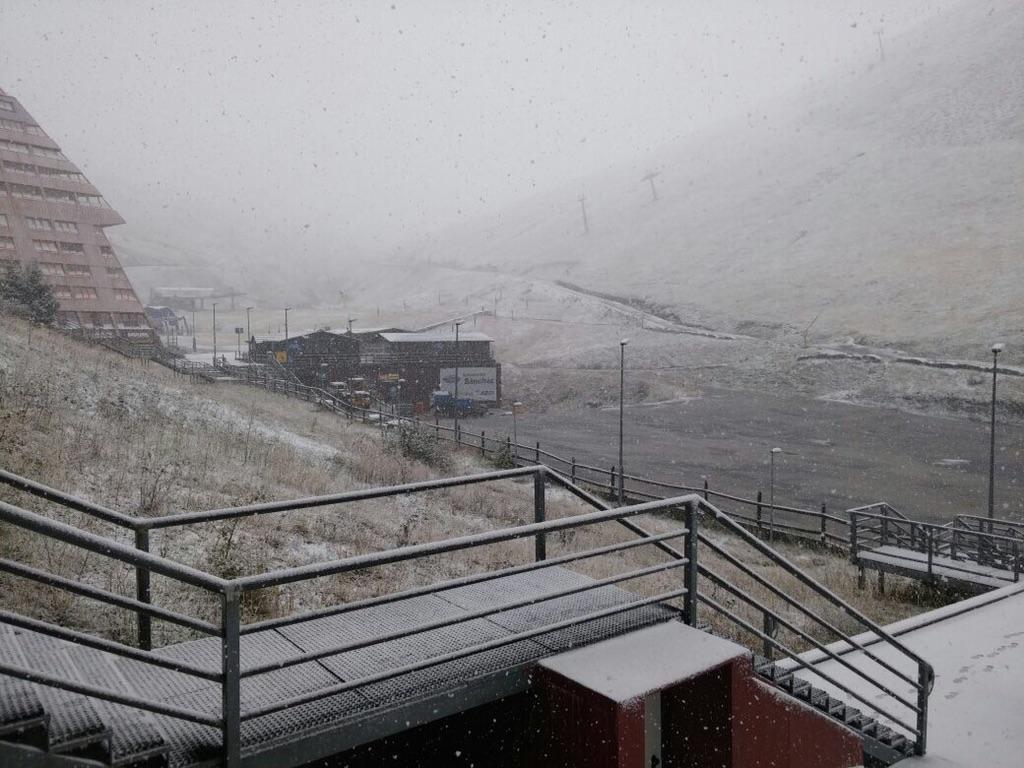 Astunesqui's tweet photo. Ya ha nevado!l http://t.co/05b9IUqiDx