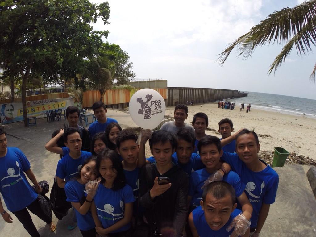 Sebelum kegiatan hari minggu kemaren kita semua selfie pake balon <a href="/pekanrayabpn/">BalikpapanKita!</a> lho