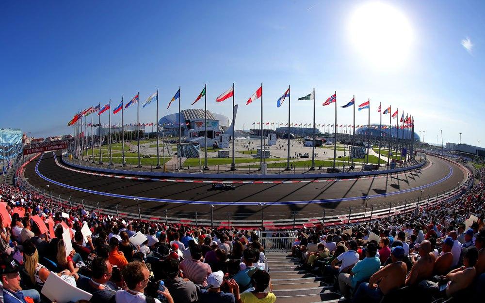 Движение первых сочи. Формула 1 Сочи. Гран при формула 1 Сочи 2014. Sochi Autodrom f1. Адлер формула 1.