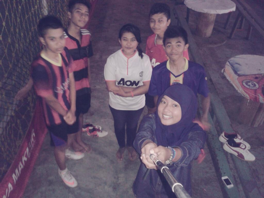 adis_triska's tweet photo. Futsal XI MIPA 1 SOS http://t.co/lfqvv9Ktt6