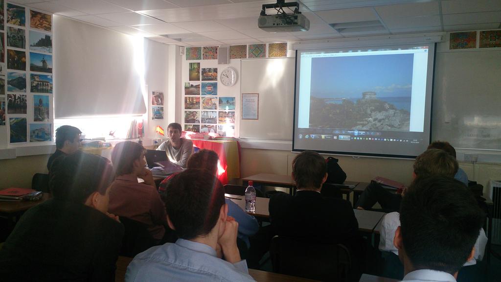 Hampton_Spanish's tweet photo. OH @sambenstead1 @HamptonSchool talking about life studying Spanish &amp; Portuguese &amp; his year in México &amp; Sao Paulo. http://t.co/ujr1VWgeBC