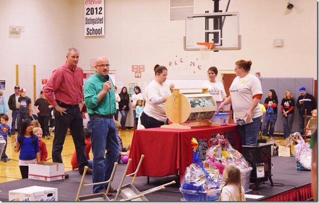 JobeForKentucky's tweet photo. Was honored to speak at the Temple Hill Fall Featival http://t.co/qnMDqT1s23
