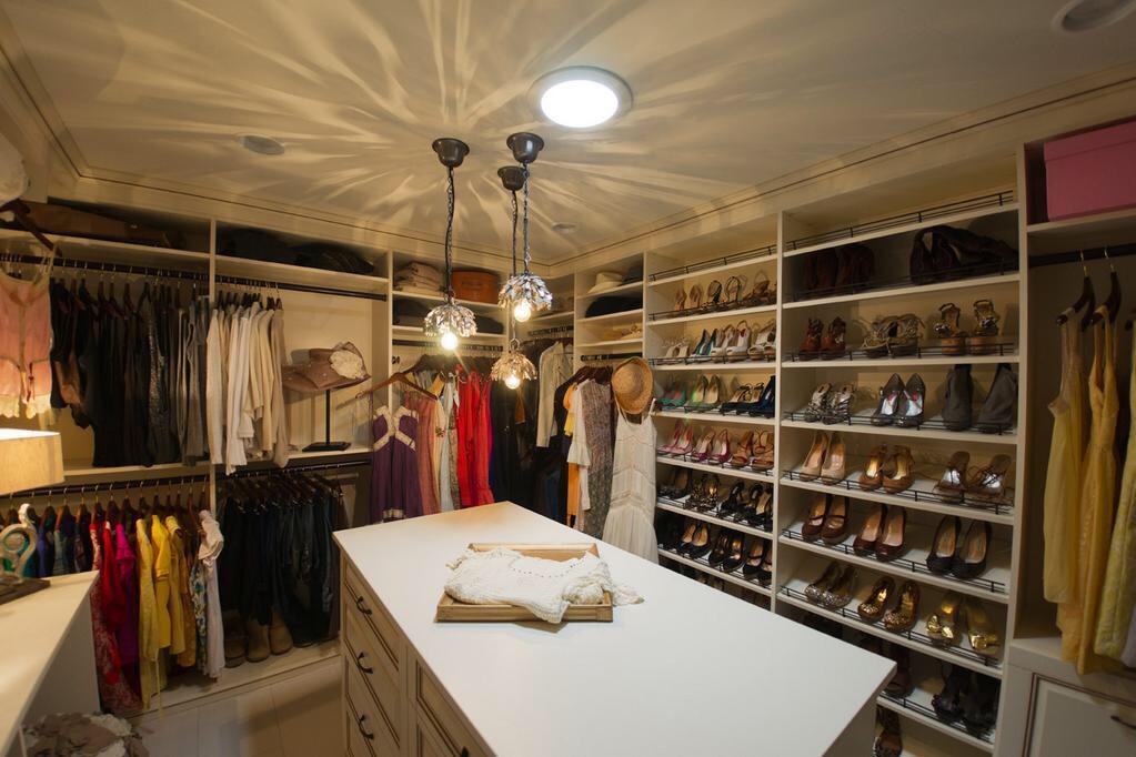 ClothesBlog's tweet image. Dream Closet