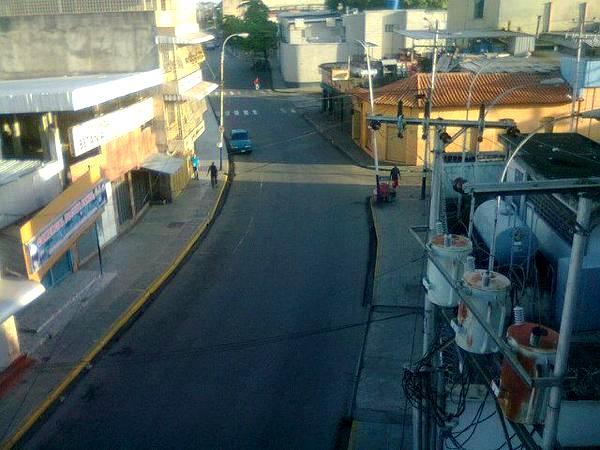 CHARALLAVECUA's tweet photo. RT @gustavogudino “@marquina04: Paro Cívico en Ocumare del Tuy en protesta contra la inseguridad http://t.co/y64jgR2a8W””@RTCHARALLAVE