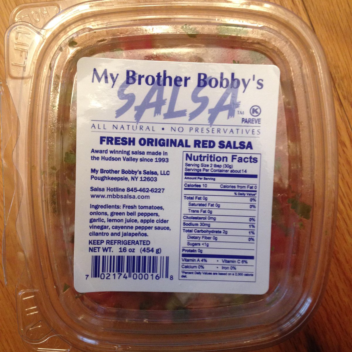 BagelShoppe's tweet photo. Our Garlic Bagel Chips..great with Soups,Salads &amp; our famous Eggplant Salad. Put some @mbbsalsa on those chips! http://t.co/bhTGnXIVby