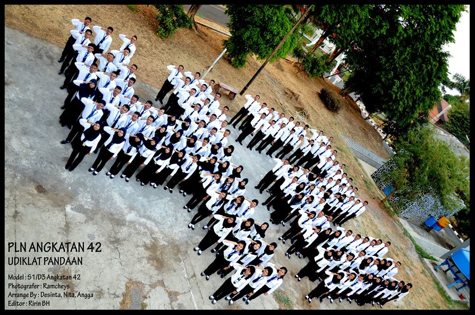 denoO_08's tweet photo. angkatan 42 :) http://t.co/T0IH2sZ6L8