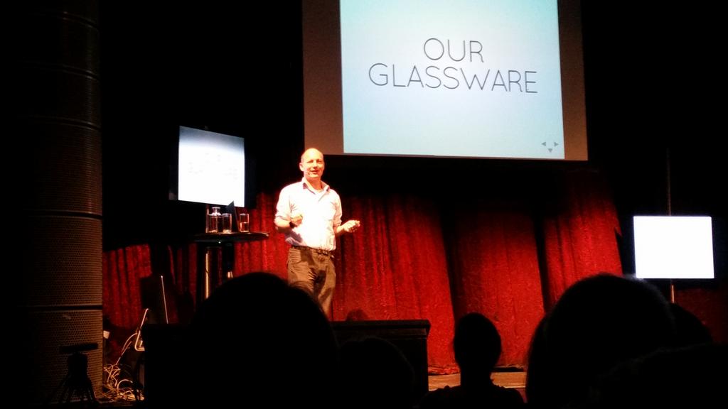 DreKampfraath1's tweet image. Na de geurprinter nu shoppen met Google glass, #crossmediacafé Dromen en datastromen. #eWeek14