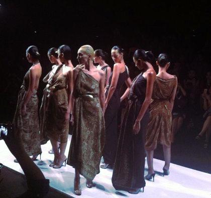 JFW Hari Ke-4: Oscar Lawalata &amp; Desainer Belanda Rilis Busana Khas Jawa de.tk/VUBFFL via <a href="/wolipop/">wolipop</a>