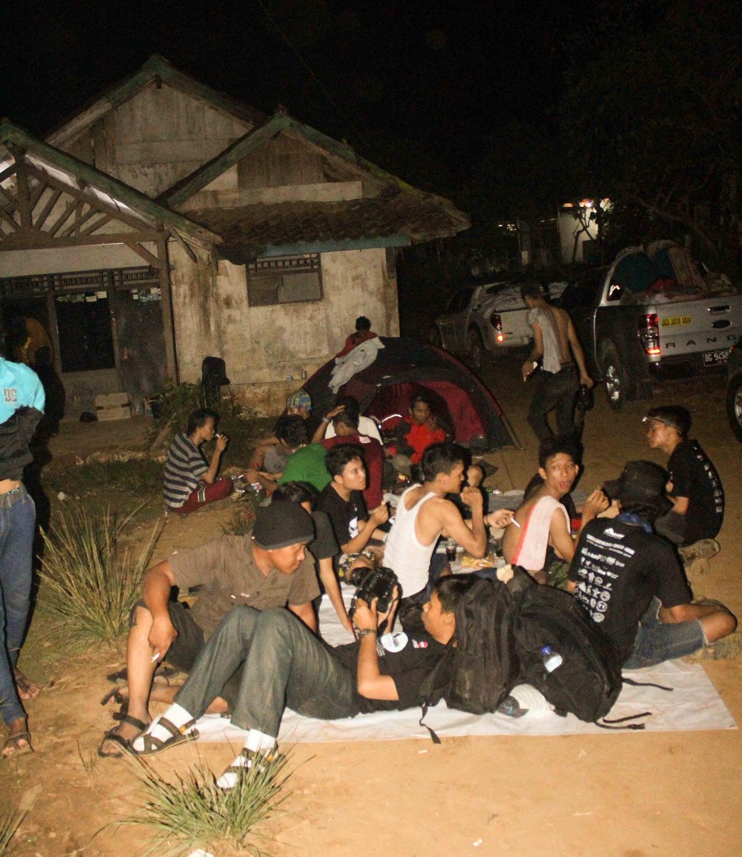 RumahJerami's tweet photo. satu persatu team adventure dari Aksiqudaki mulai sampai. terlihat wajah-wajah kelelahan dan kesenangan http://t.co/I5OR6Dn2lc