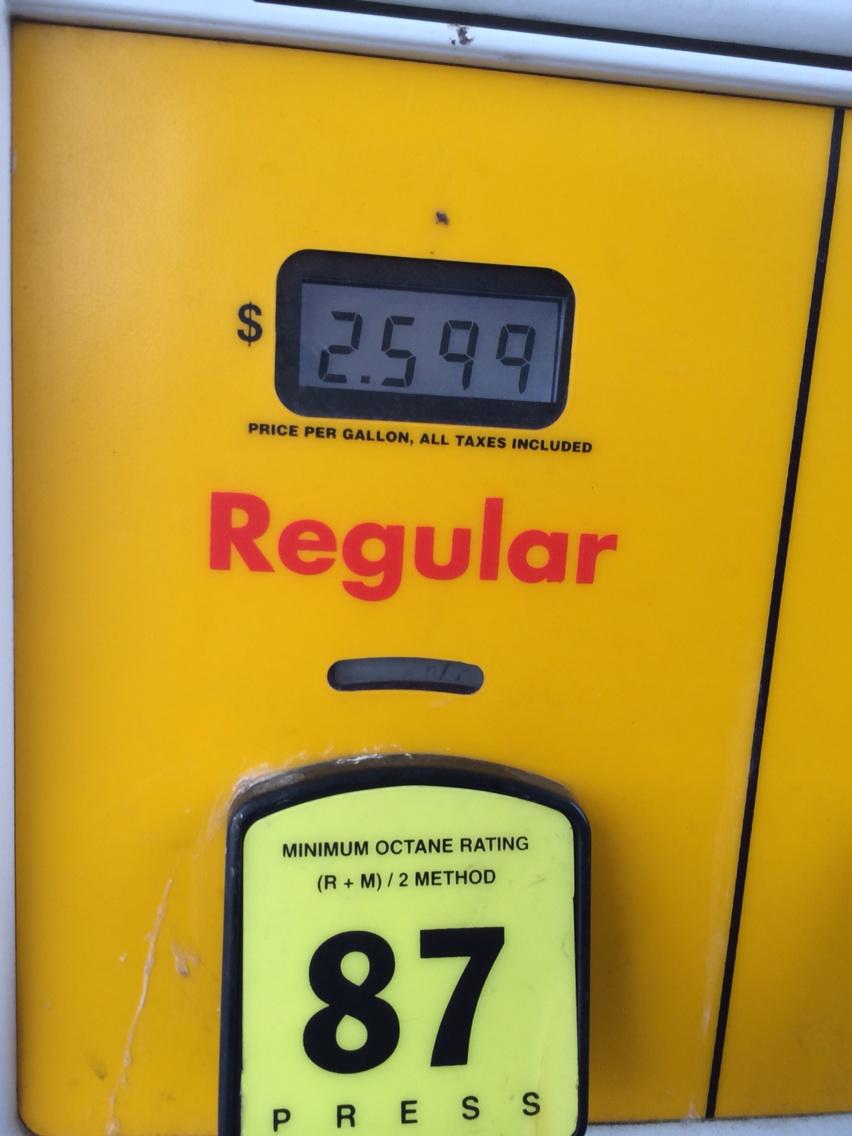 yeah_already's tweet image. Nice price for gas