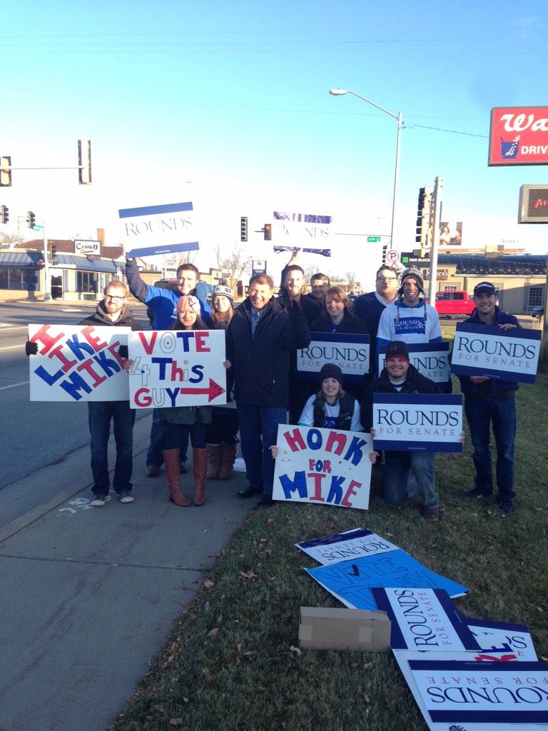 What a great way to start the day! Thanks to the crew for joining us on our first wave of the day in SF.  #sdsen