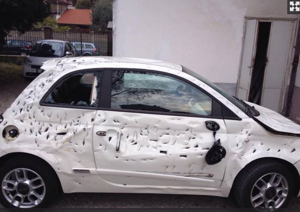 ricambiautolowc's tweet photo. #auto nuova ferma la prende a #picconate http://t.co/MASGjm8O0L http://t.co/KkmCktb8nT