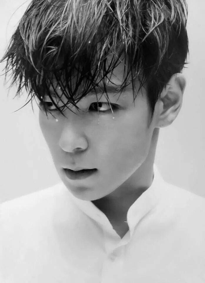 OMG YES. Happy 28th birthday to you Choi Seung Hyun a.k.a TOP Bigbang wait me in 15th ahhhaahaha:3 