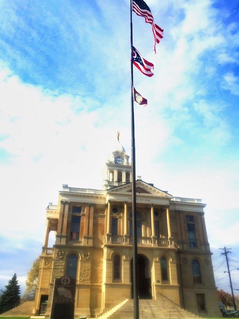 ThePepperMobile's tweet photo. Quick stop in Washington Courthouse on our way to Cincinnati! http://t.co/gYyVWIh3B0