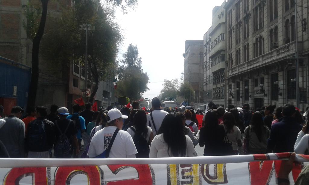 chatitak2's tweet photo. Ayotzinapa somos todos http://t.co/C0uKcOjv1t