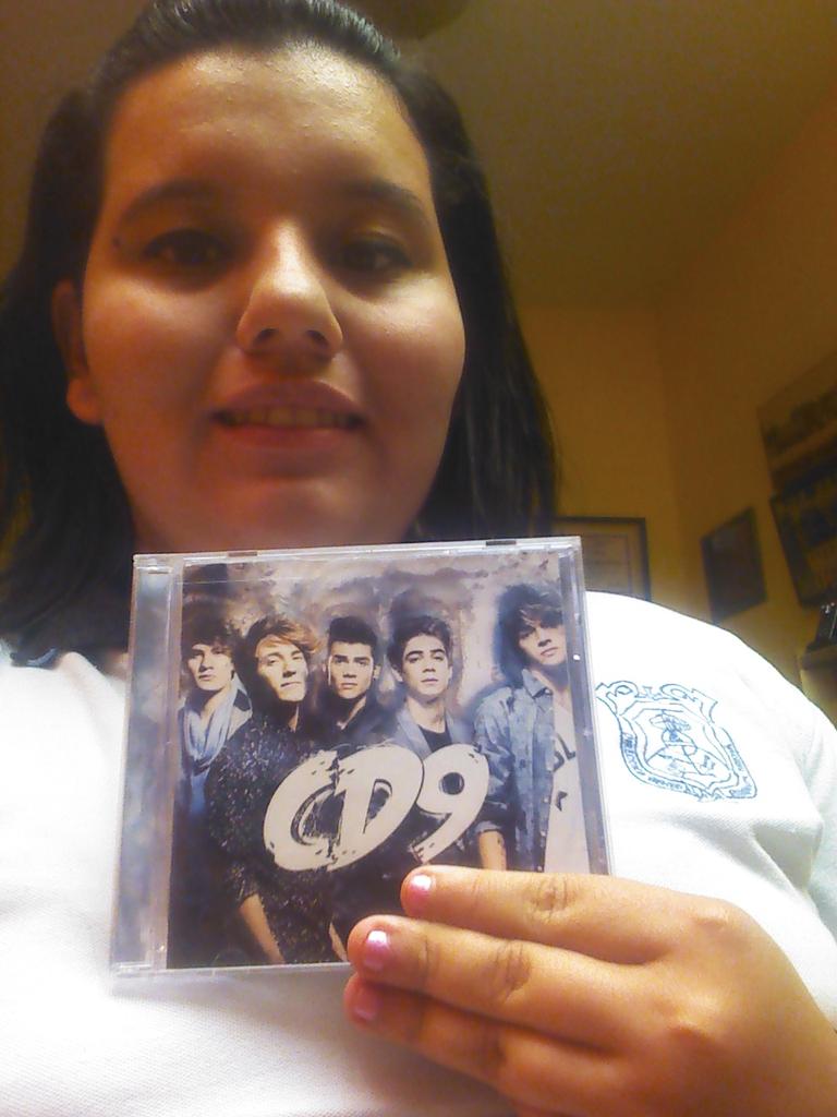 SoyDanaDelfin's tweet image. Escuchando el mejor disco del mundo @somosCD9 #CoderForever LOS EXTRAÑO #ThePartyTourEnVeracruz ♥