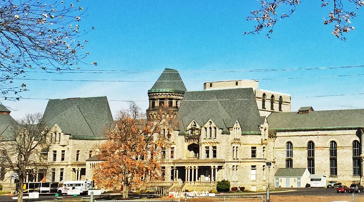 ThePepperMobile's tweet photo. "Shawshank Prison" in Mansfield, OH #ohioisbeautiful  @PepperForOhio http://t.co/2fgXeGi3wr