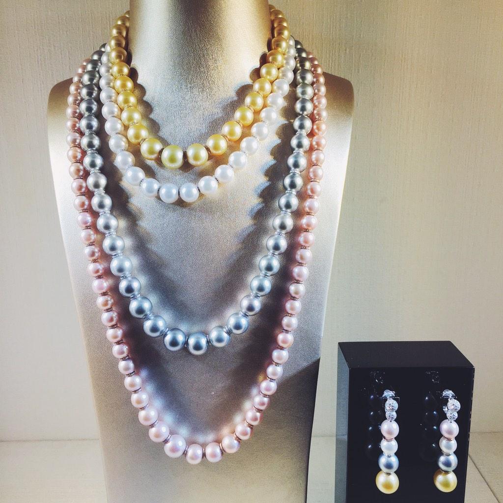 What now? 🌻🇺🇦 on X: Chanel Fine Jewelry Les Perles multicolor pearl  necklace and matching earrings set. Yes, please.  / X