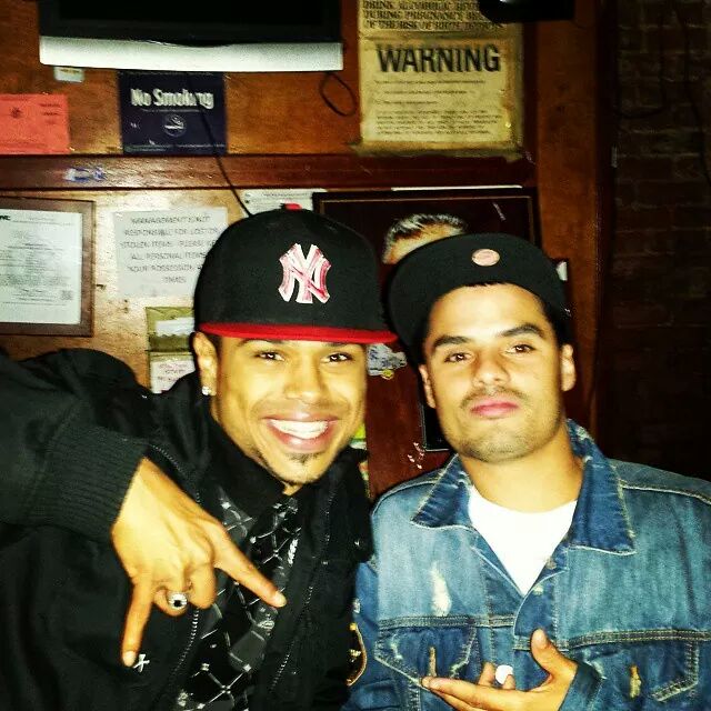 BKALLDAYENT's tweet photo. @aclassback1 & @2bleJay #follow they making moves #saygoodbyetohollywood #mibboyz #bkalldayent #bkalldaypromotions http://t.co/HR6W3u2IbM