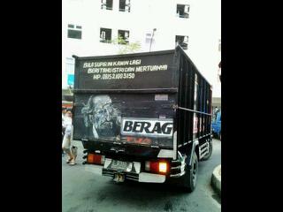 ndenskarwati's tweet image. @TonightShow_NET hahaha #HDITonightShow