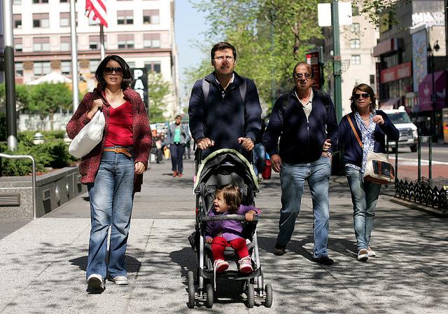 Universum Interns tweet media