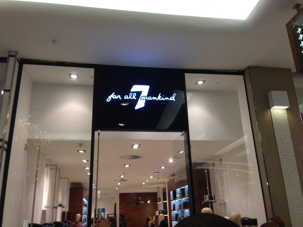 SurteeGroupZA's tweet photo. Shop U47B now open! http://t.co/611KhpRK8a