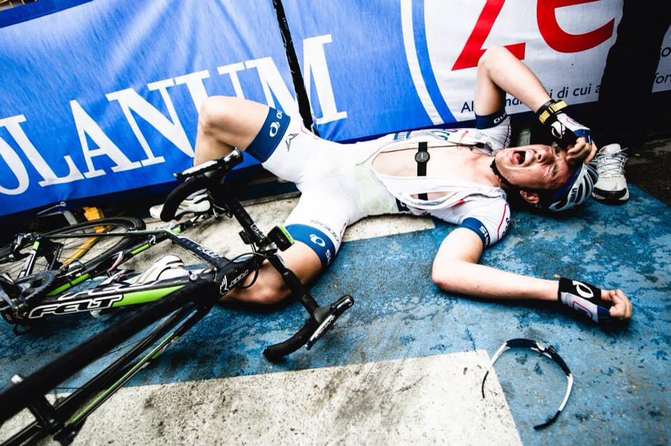 MathildeLAzou's tweet photo. C'est quand on voit cette photo qu'on apprend ce qu'est le dépassement de soi. #twittcyclos http://t.co/4ZZFcjxRo6