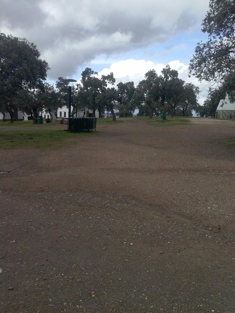 cronosursc's tweet photo. Hemos estado Verificando esta tarde el terreno del Parque de San Martin para ver donde colocar la meta #IIAñoraBikend http://t.co/DjgxEGjEDf
