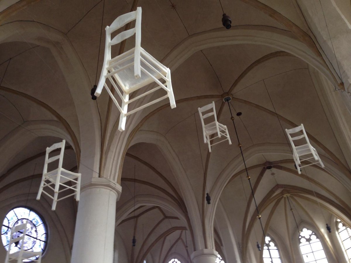 Kunstinstallatie v @LynneLeegte blijft tot eind nov hangen in Gudulakerk. Gaat dat zien <a href="/kunstweblochem/">Kunstweb Lochem</a> <a href="/gemLochem/">Gemeente Lochem</a>.