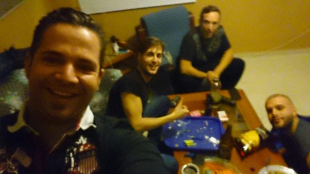joselicoRamon's tweet photo. Pre partido @kkiikkoo5  @pamohi14 http://t.co/juhiAEEjvN
