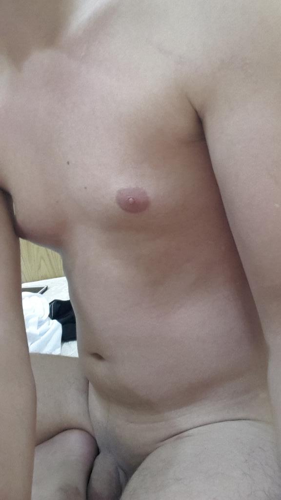 salb23dlw3's tweet photo. اذا اعجبك جسمي سويلي فولو وتفضيل http://t.co/1UAzFtXglQ